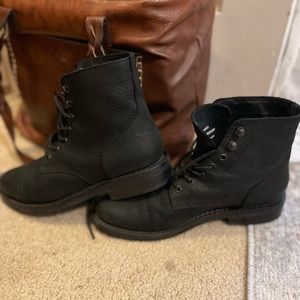 Black captain Thursday women boots